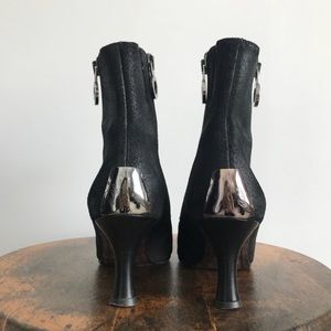 Donald Pliner Blk Ankle heel boots booties zips 6M